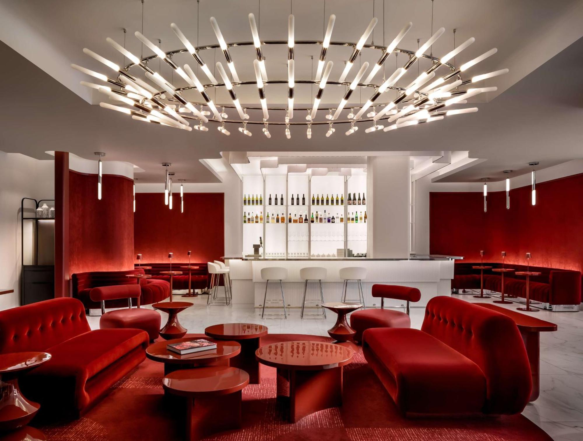 Revery Downtown, Curio Collection By Hilton Hotel 4*